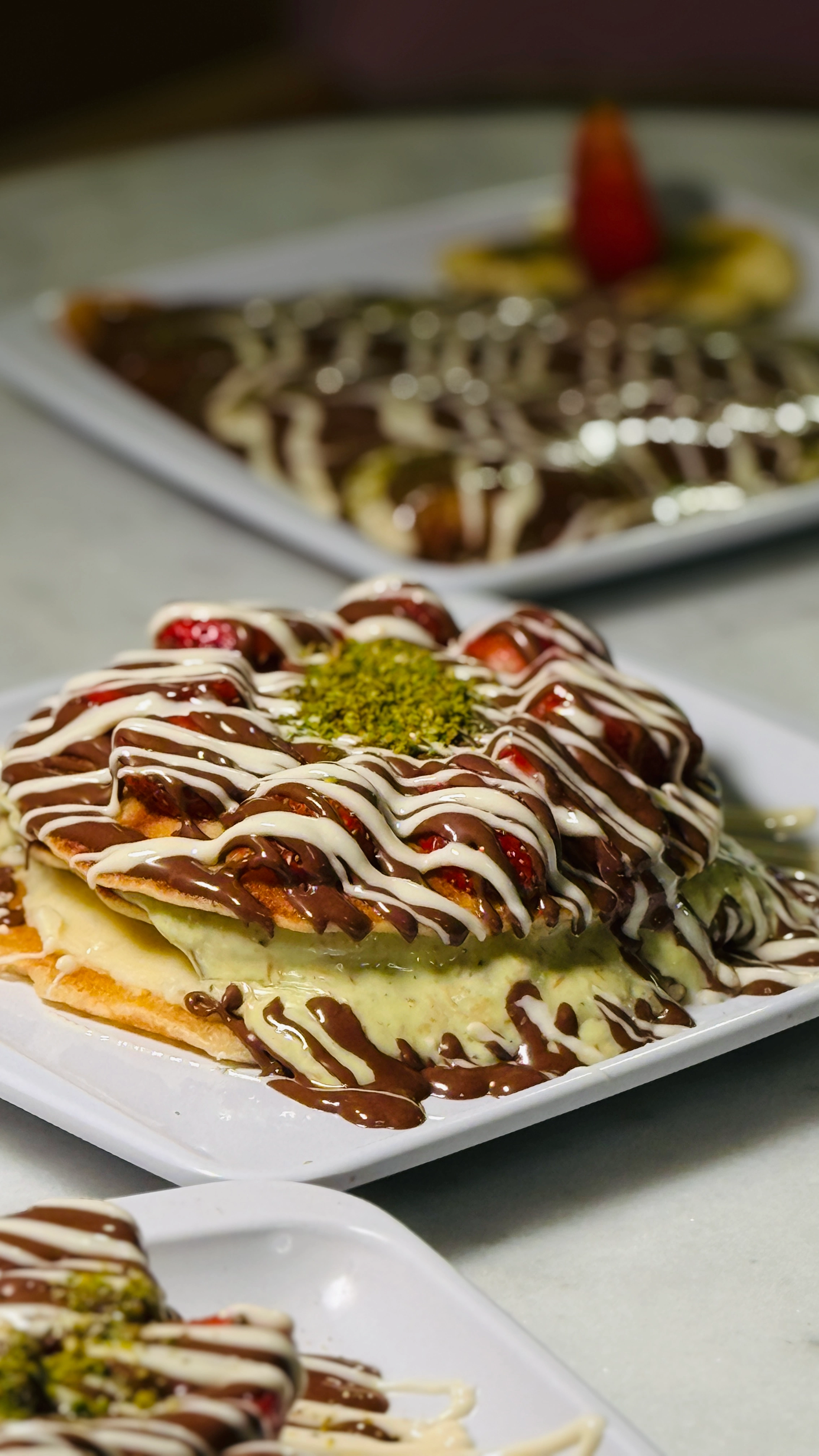 Dubai Çikolatalı Waffle